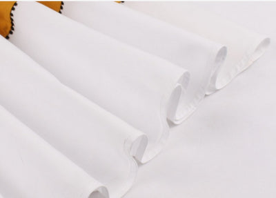 Pen Gul Og Hvit Kjole Vintage Design