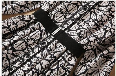 40-Talls Svarte Blomsterkjole