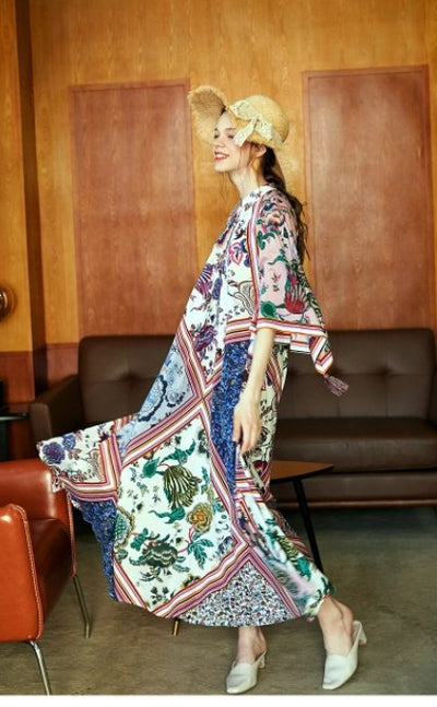 Asymmetrisk Blomsterkjole Fra 40-Tallet