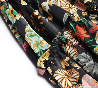 Svart Blomsterkjole Med Høy Midje Fra 40-Tallet