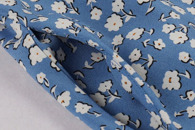 Vintage Blå Blusset Kjole Med Hvite Blomster
