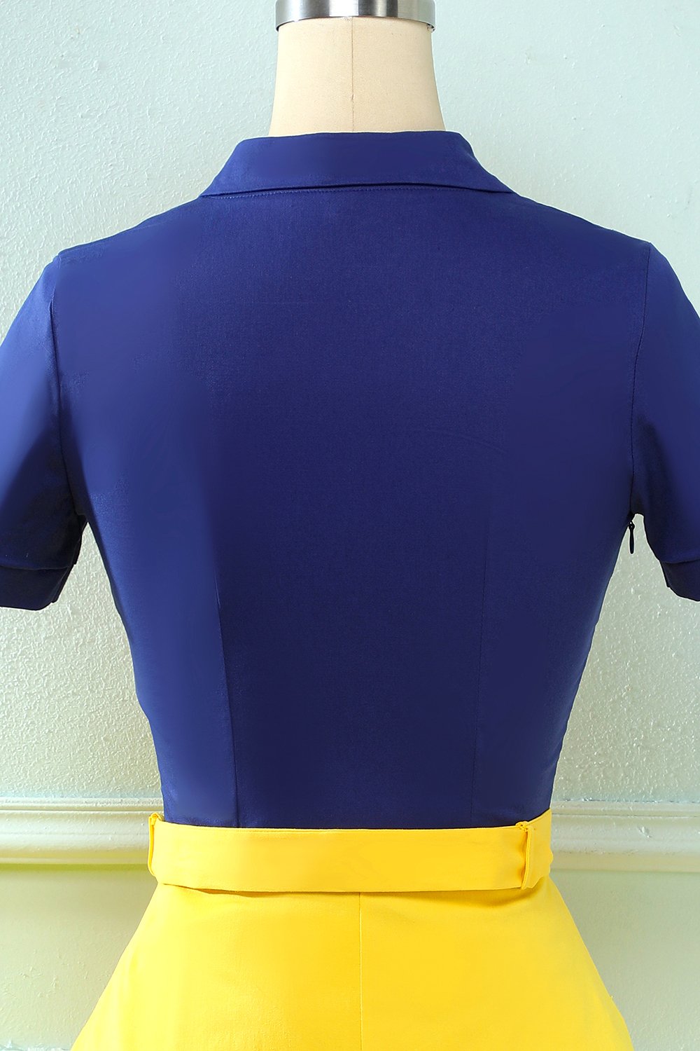 Vintage Trapes Dress Lapel Collar