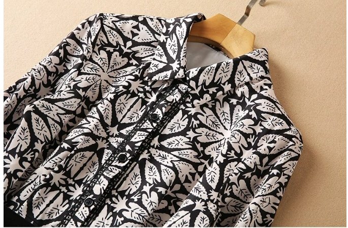 40-Talls Svarte Blomsterkjole