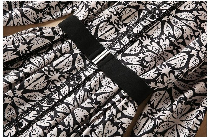 40-Talls Svarte Blomsterkjole