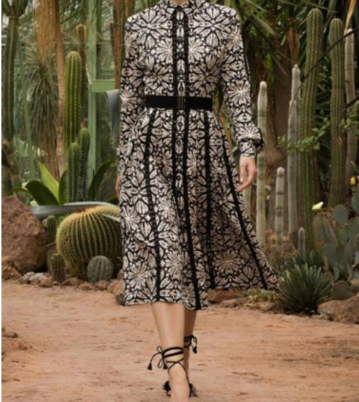 40-Talls Svarte Blomsterkjole