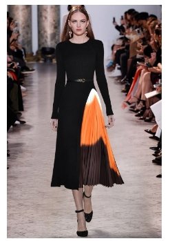 Asymmetrisk Svart Kjole Fra 40-Tallet