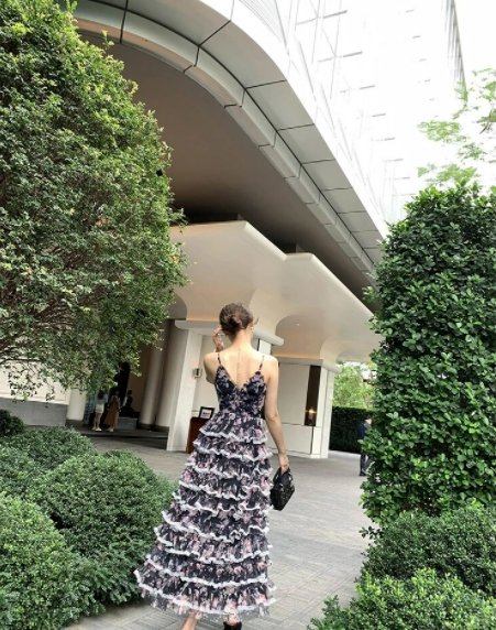 40-Talls Svart Blomsterkjole