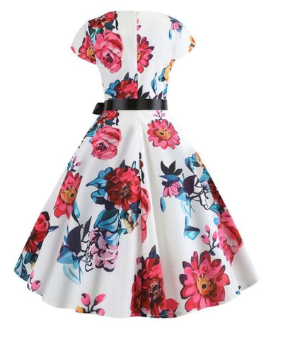 Hvit Og Rosa Vintage Blusset Kjole