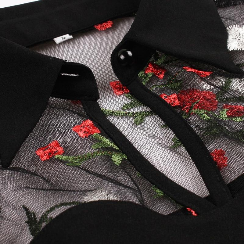 Kjole I 50-Tallsstil Med Broderte Blomster