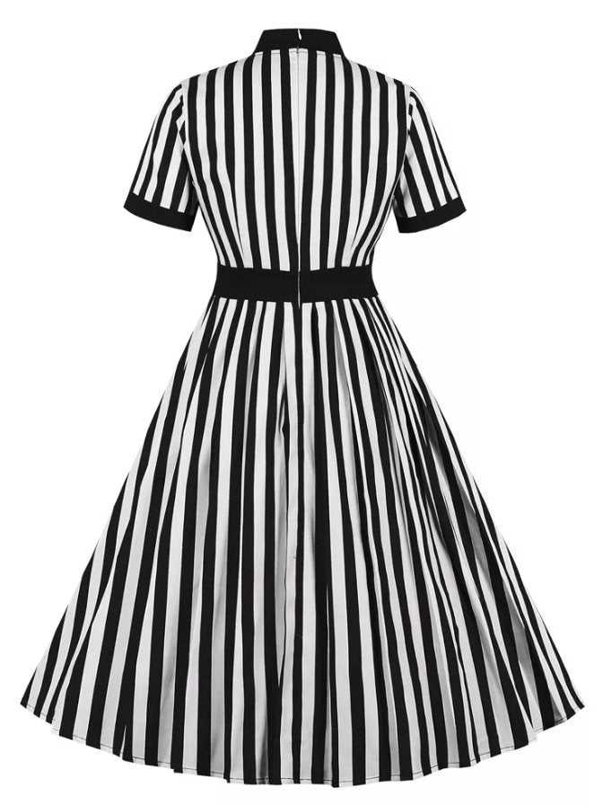 Vintage Trapesskjole Med Sløyfebelte