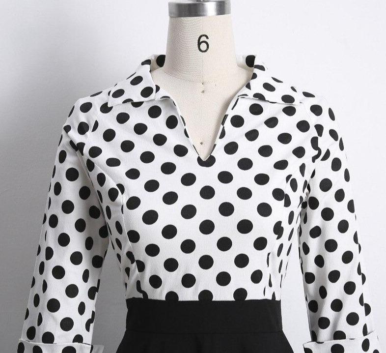 Vintage Svart Prikkete Kjole